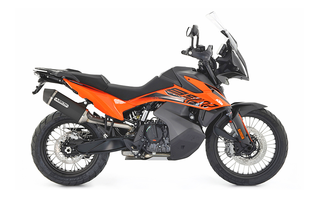 Tobă finală ARROW DARK RACE TECH pentru KTM 790 Adventure / 890 Adventure și Husqvarna Norden 901 din Aluminium cu capăt din carbon