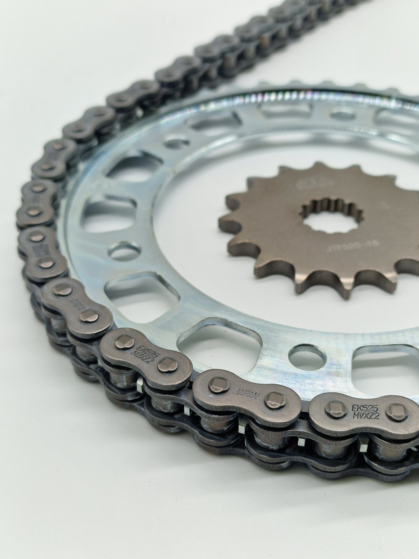 Set lanț transmisie EK-Chain 525 MVXZ-2 pentru Suzuki GSX-8S R 2023-