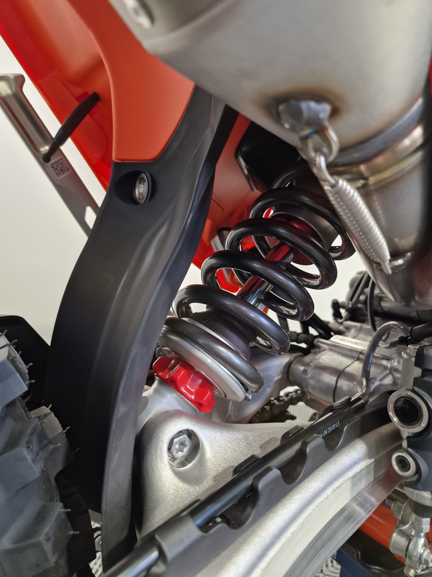 De ce ai nevoie de arcuri adaptate motocicletei și greutății tale?