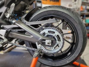 Ce este EK Chain (ENUMA) și ce diferențe există între lanțurile moto?